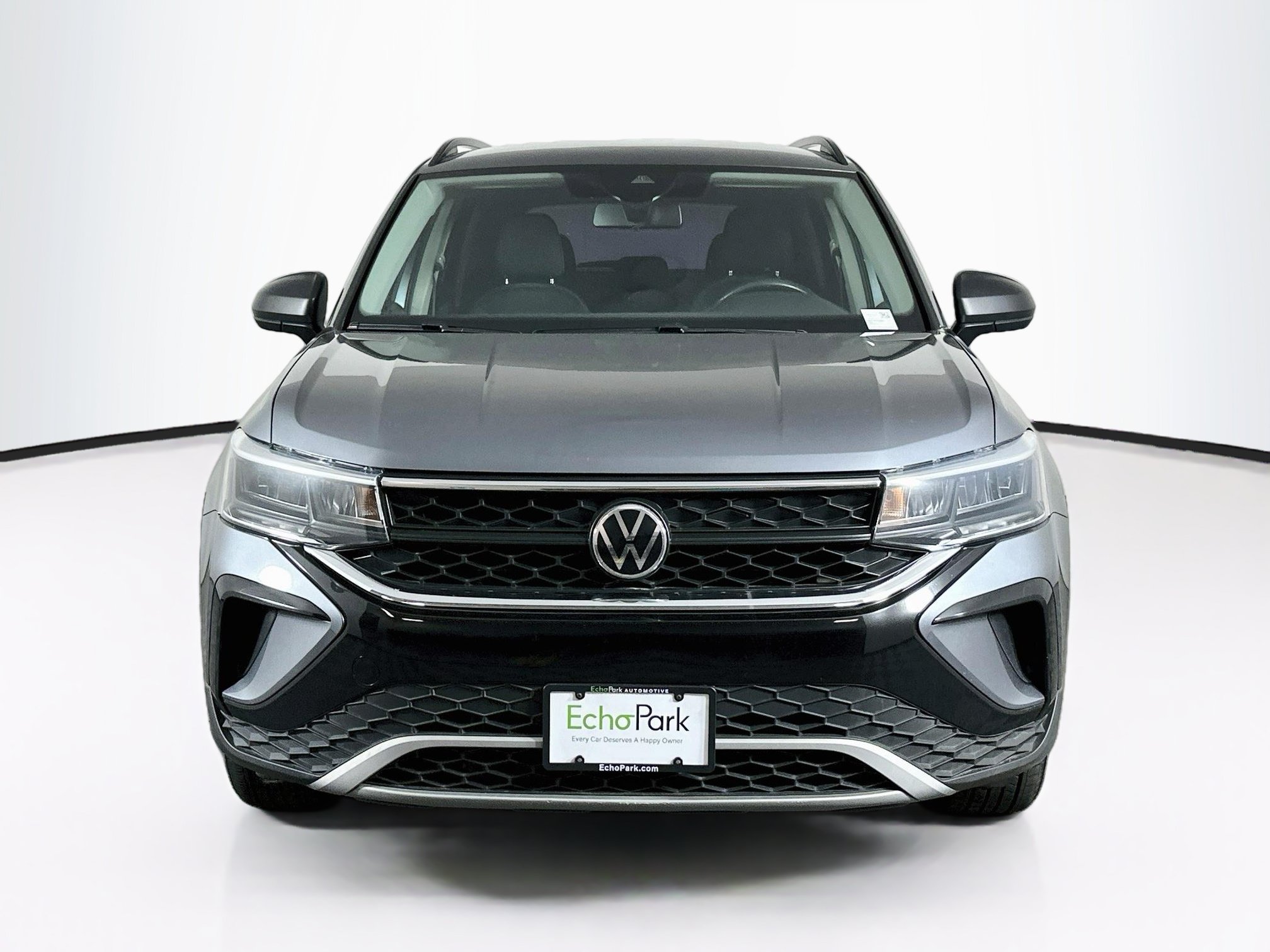 Used 2022 Volkswagen Taos S FWD image 2