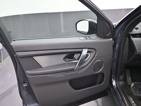 Used 2025 Land Rover Discovery Sport Dynamic SE image 18