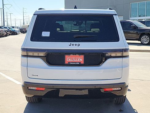 New 2026 Jeep Grand Wagoneer Limited AWD/4WD image 13