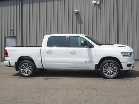 Used 2023 RAM 1500 Laramie AWD/4WD image 2