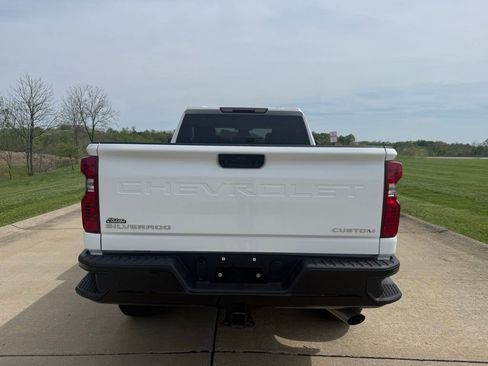 Used 2025 Chevrolet Silverado 2500 Custom w/ Custom Value Package AWD/4WD image 4