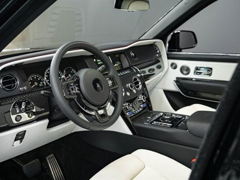 Used 2023 Rolls-Royce Cullinan Black Badge w/ Dark Exterior Package AWD/4WD image 7