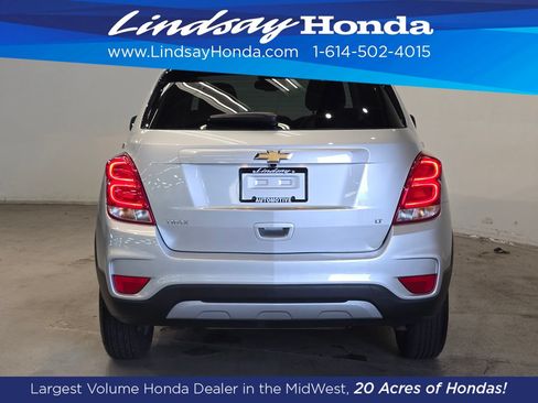 Used 2020 Chevrolet Trax LT w/ LT Convenience Package FWD image 6