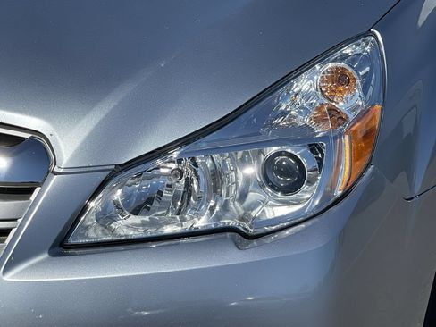 Used 2013 Subaru Outback 2.5i Premium w/ All-Weather Pkg AWD/4WD image 14