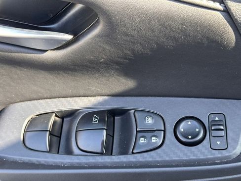 Used 2025 Nissan Sentra SV image 22