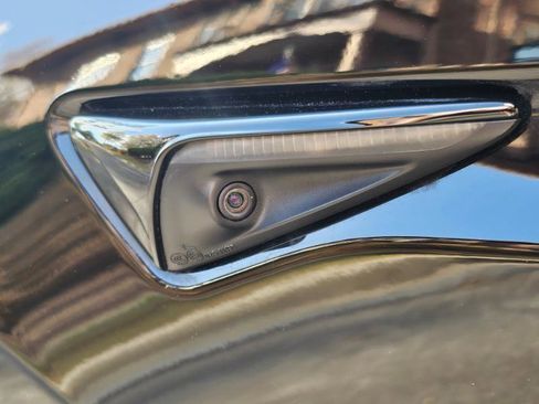 Used 2022 Tesla Model X image 33