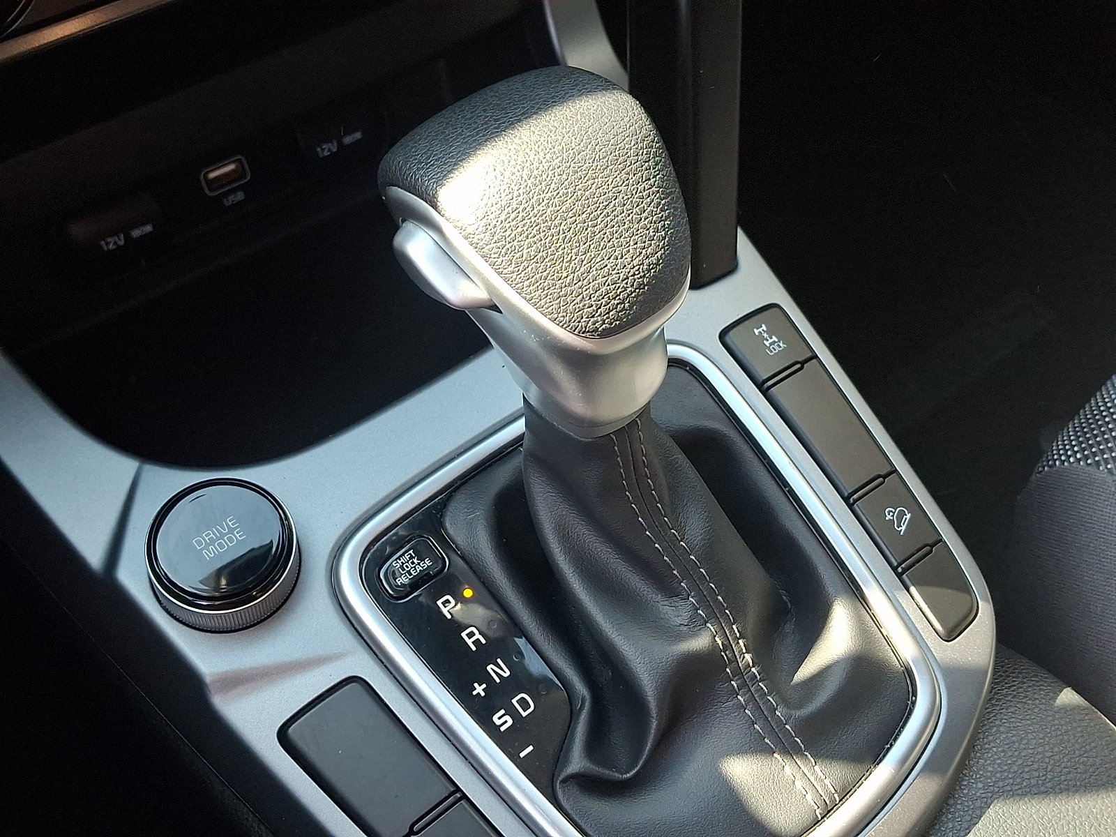 Used 2025 Kia Seltos LX AWD/4WD image 14