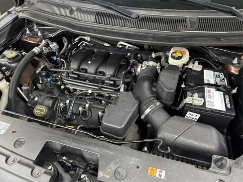 Used 2017 Ford Explorer XLT image 9