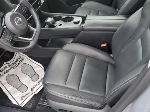 Used 2021 Nissan Rogue SL w/ Premium Package image 7