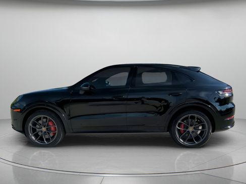 Used 2024 Porsche Cayenne S AWD/4WD image 17