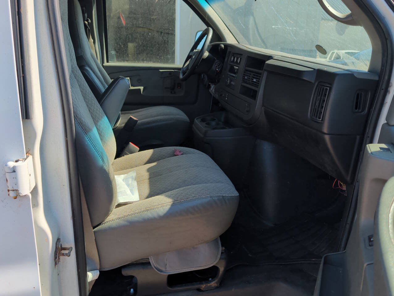 Used 2008 Chevrolet Express 3500 Extended Passenger w/ LT Preferred Equipment Group RWD image 29