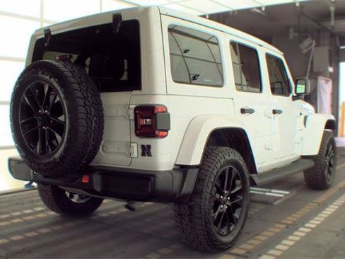Used 2023 Jeep Wrangler Unlimited Sahara w/ Cold Weather Group AWD/4WD image 4