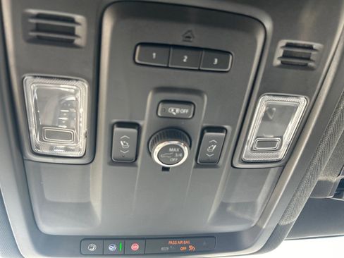 Used 2024 Chevrolet Tahoe Z71 w/ Off-Road Capability Package image 15