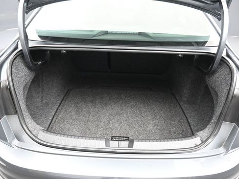 Used 2024 Volkswagen Jetta Sport image 39