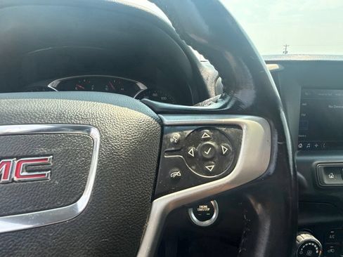 Used 2021 GMC Terrain SLE FWD image 25