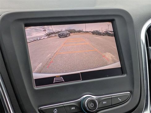 Used 2022 Chevrolet Equinox LT image 19