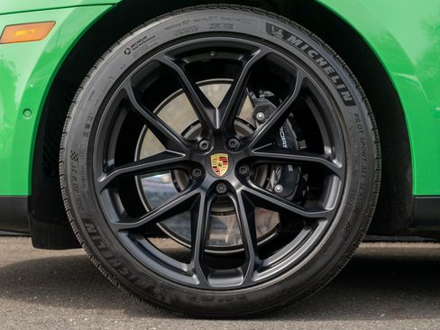 Certified 2025 Porsche Macan GTS image 12