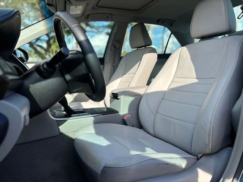 Used 2015 Toyota Camry XLE image 8