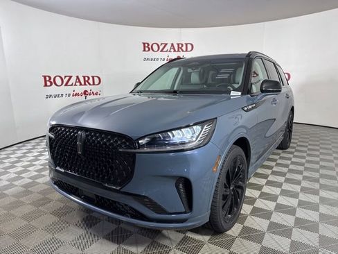 New 2025 Lincoln Aviator Reserve w/ Jet Appearance Package image 3