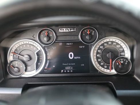 Used 2017 RAM 1500 SLT RWD image 30