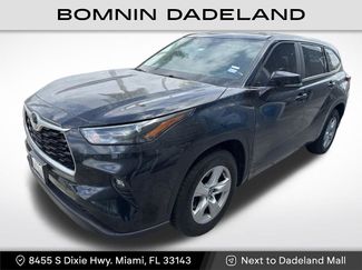 Used 2023 Toyota Highlander LE video 1