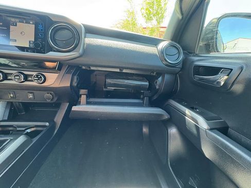 Used 2017 Toyota Tacoma TRD Sport w/ Tow Package (A/T) AWD/4WD image 25