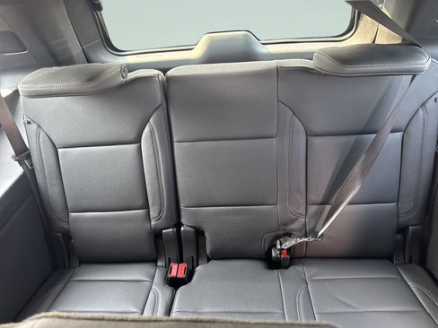 Used 2025 Chevrolet Tahoe LT w/ Comfort Package AWD/4WD image 12