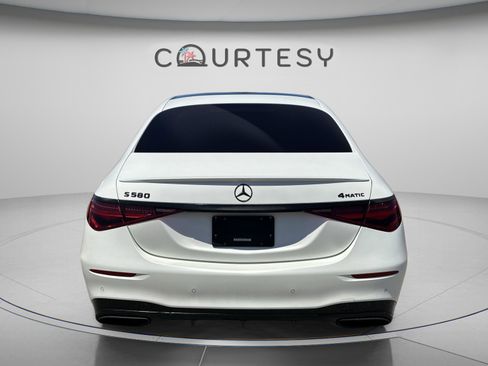 Used 2022 Mercedes-Benz S 580 4MATIC Sedan image 4