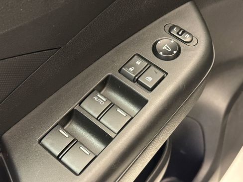 Used 2013 Honda CR-V LX image 19
