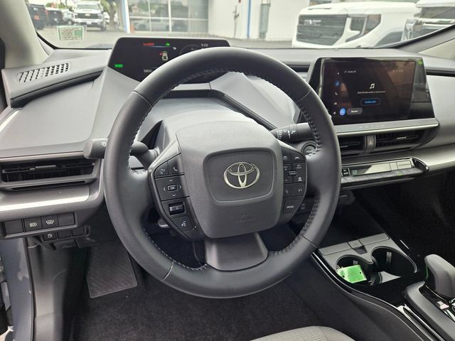 Used 2025 Toyota Prius LE FWD image 9