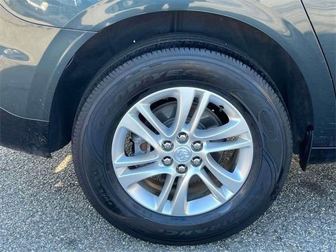 Used 2018 Buick Enclave Essence image 5