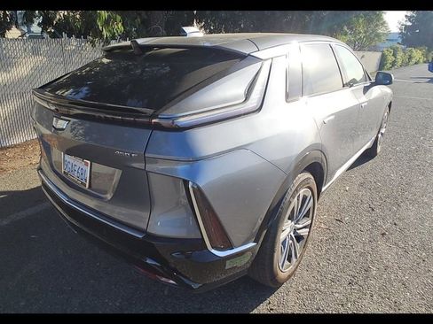 Used 2023 Cadillac Lyriq 2WD image 7