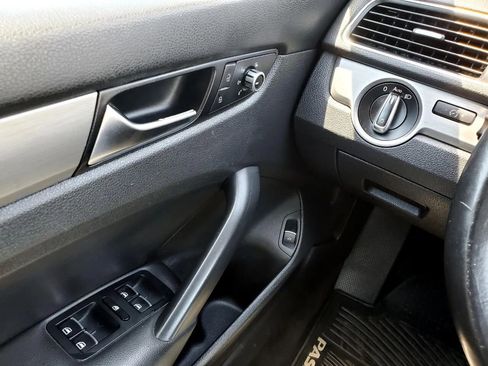 Used 2014 Volkswagen Passat 1.8T SE image 19