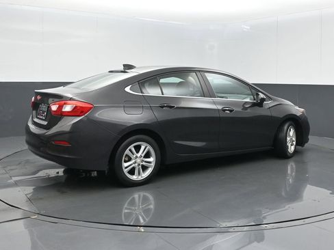 Used 2016 Chevrolet Cruze LT w/ Convenience Package FWD image 7