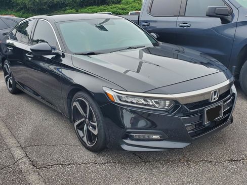 Used 2018 Honda Accord Sport image 2