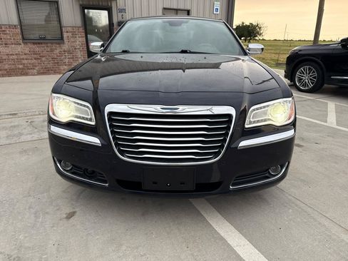 Used 2011 Chrysler 300 C w/ Sound Group RWD image 6