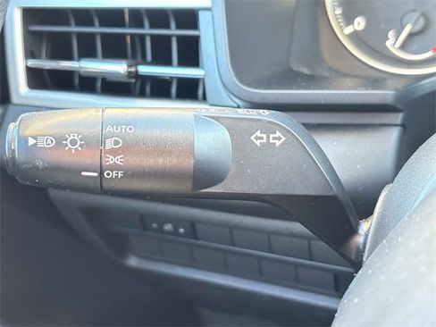 Used 2024 Mitsubishi Outlander ES image 28