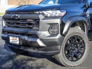 New 2026 Chevrolet Colorado Trail Boss w/ Midnight Edition AWD/4WD video 3