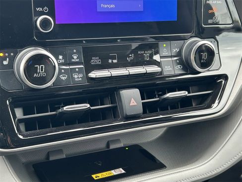 Used 2023 Toyota Highlander XLE image 33