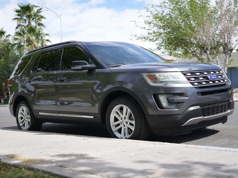Used 2016 Ford Explorer XLT w/ Equipment Group 201A FWD image 16
