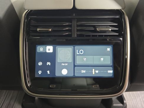 Used 2024 Rivian R1S Adventure Dual AWD/4WD image 30