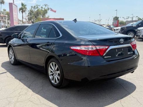 Used 2016 Toyota Camry XLE w/ Moonroof Package FWD image 5