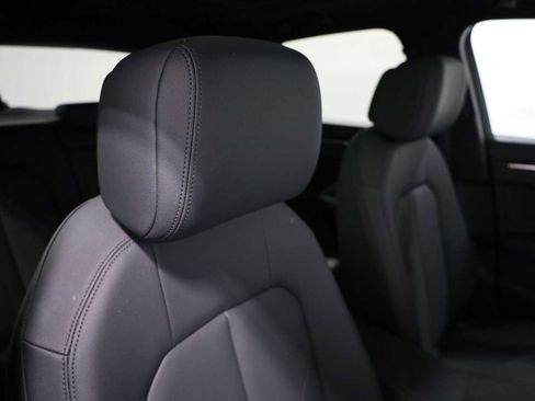 Certified 2025 Audi Q3 2.0T Premium w/ Convenience Package image 21