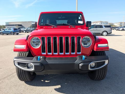 Used 2022 Jeep Wrangler Unlimited Sahara image 3