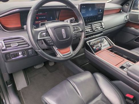 Used 2023 Lincoln Navigator Reserve AWD/4WD image 10