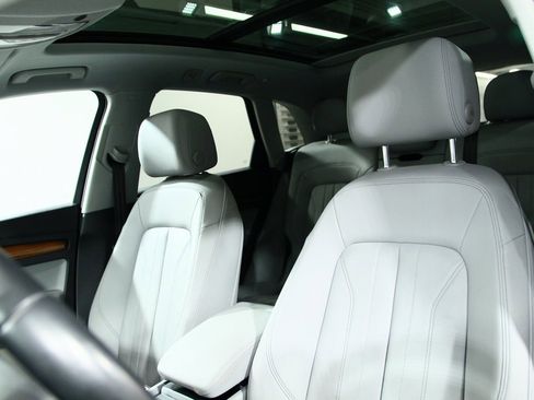 Used 2021 Audi Q5 2.0T Premium Plus w/ Premium Plus Package image 17