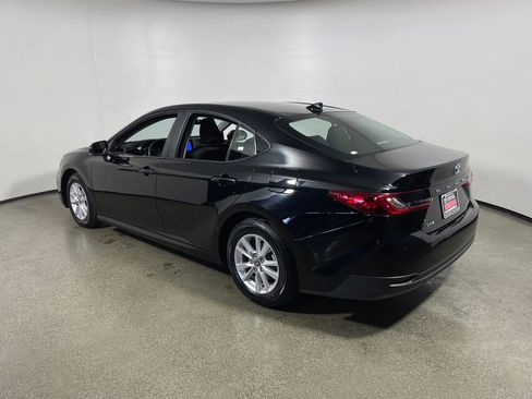 Certified 2025 Toyota Camry LE FWD image 5