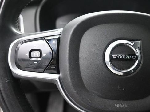 Used 2018 Volvo XC90 T5 Momentum FWD image 15