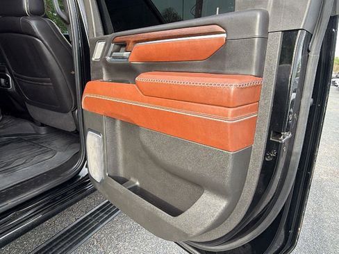 Used 2024 GMC Sierra 3500 Denali Ultimate AWD/4WD image 18
