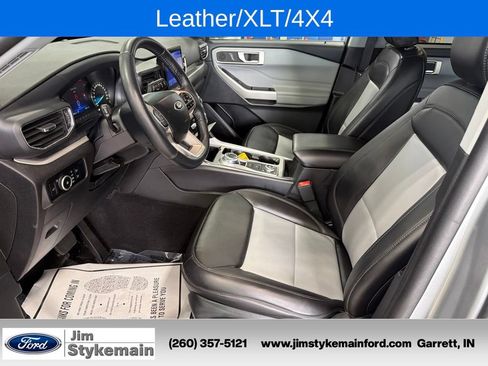 Used 2023 Ford Explorer XLT w/ XLT Sport Appearance Package AWD/4WD image 19